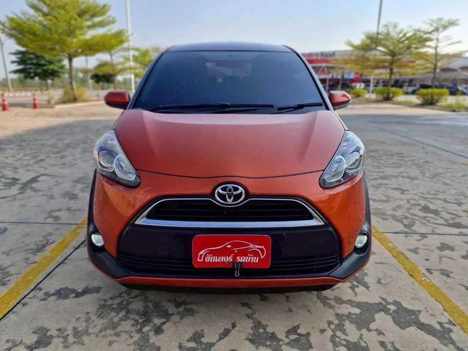 2018 Toyota Sienta II 2