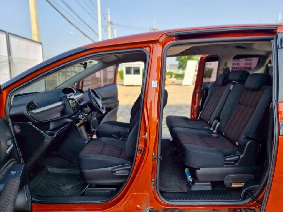 2018 Toyota Sienta II 3