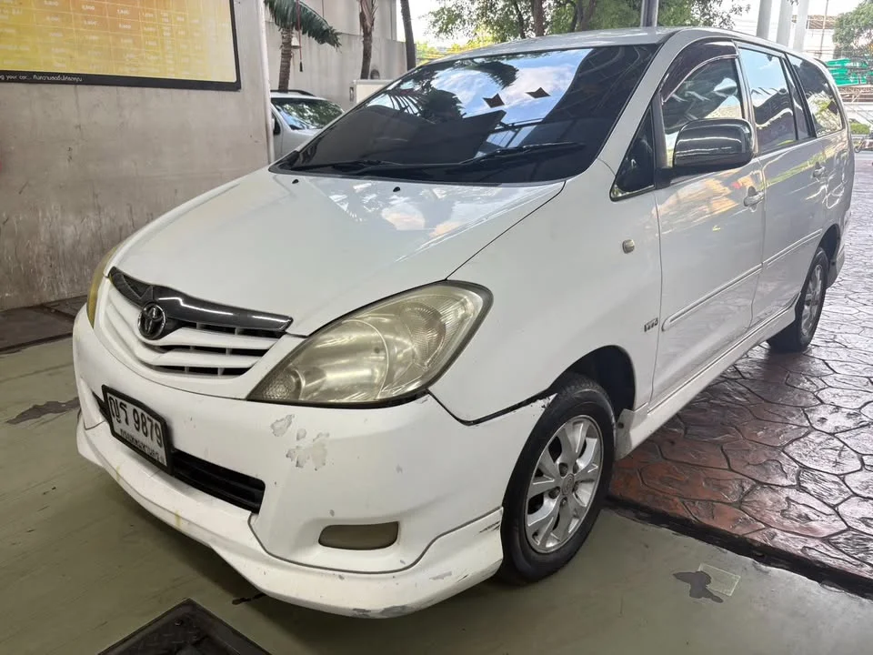 2011 Toyota Innova I 3