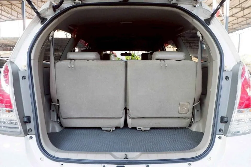 2011 Toyota Innova I 3