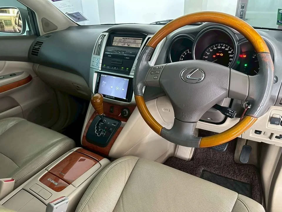 2006 Toyota Harrier II 2