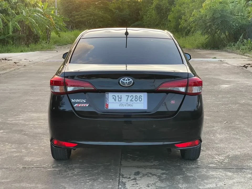 2017 Toyota Yaris ATIV III 3