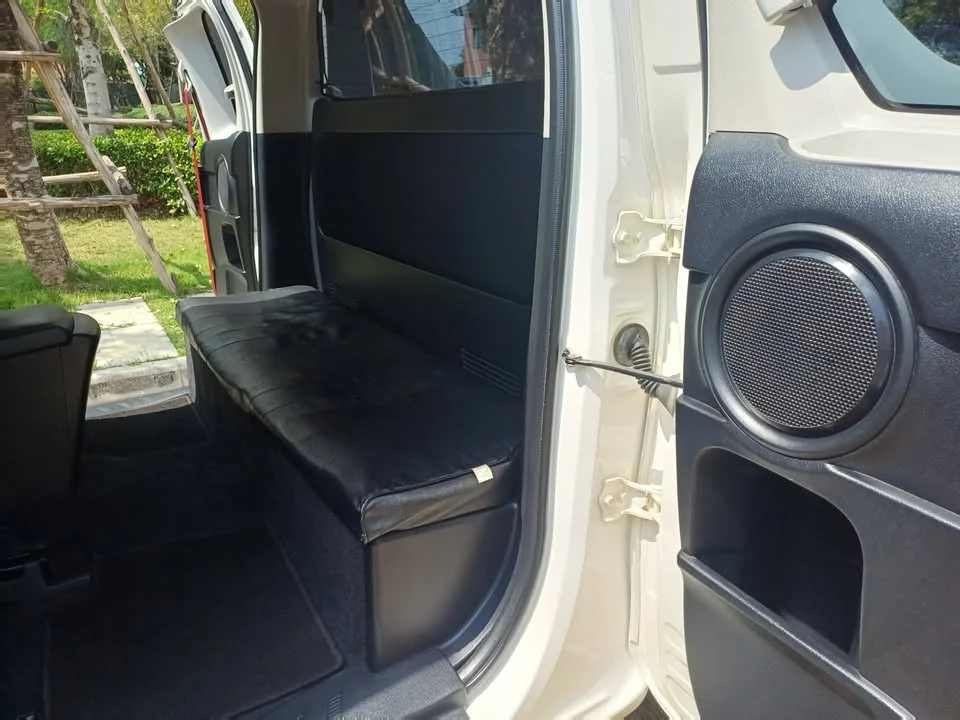 2016 Toyota Hilux VIII 2