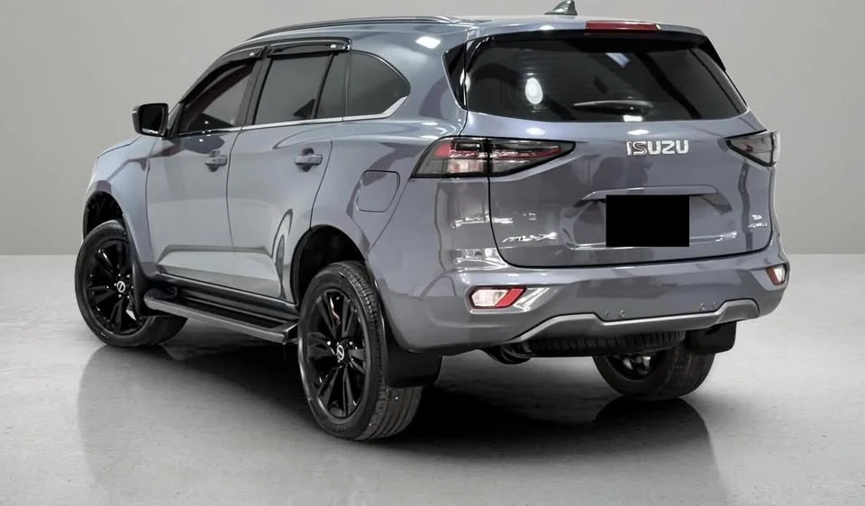 2023 Isuzu MU-X II 2