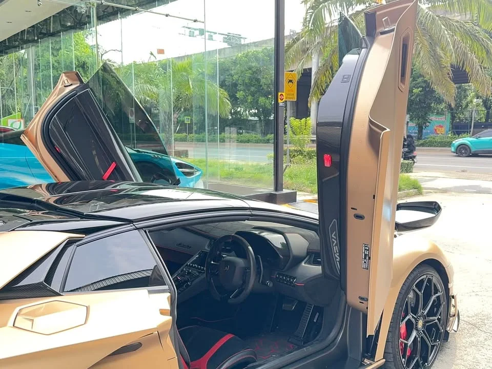 2021 Lamborghini Aventador 3