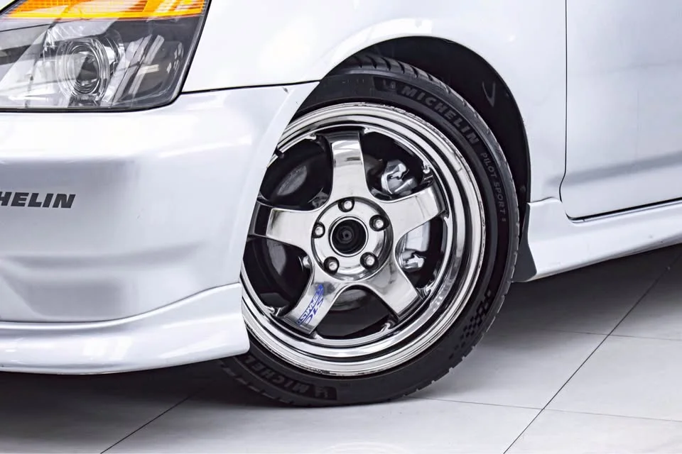 2003 Honda Stream I 3