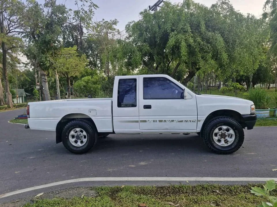 1996 Isuzu TFR III 3