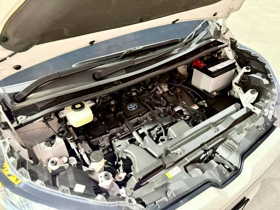 2024 Toyota Voxy IV 2