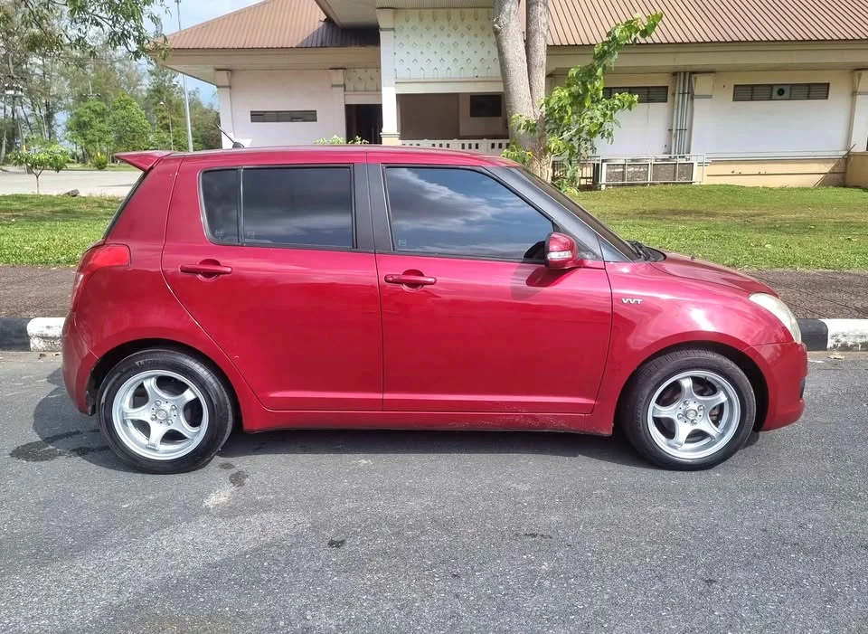 2011 Suzuki Swift I 3
