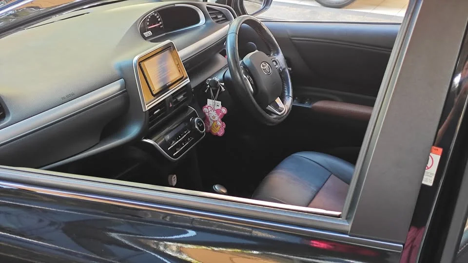 2019 Toyota Sienta II 3
