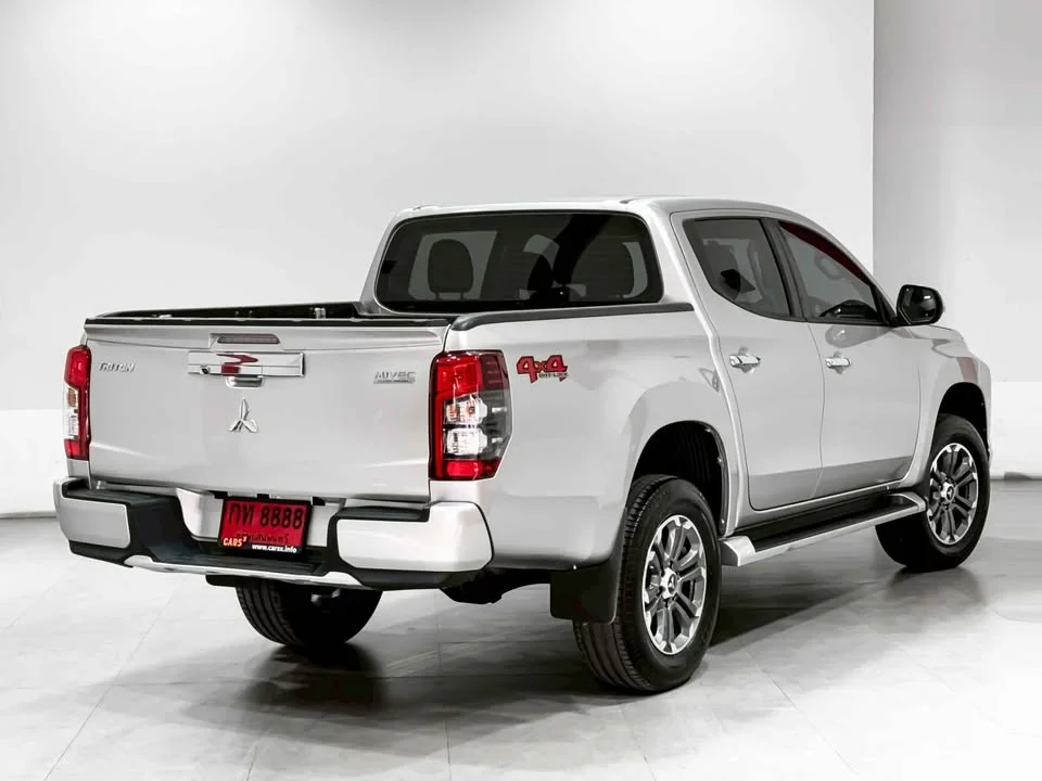 2020 Mitsubishi Triton V 3