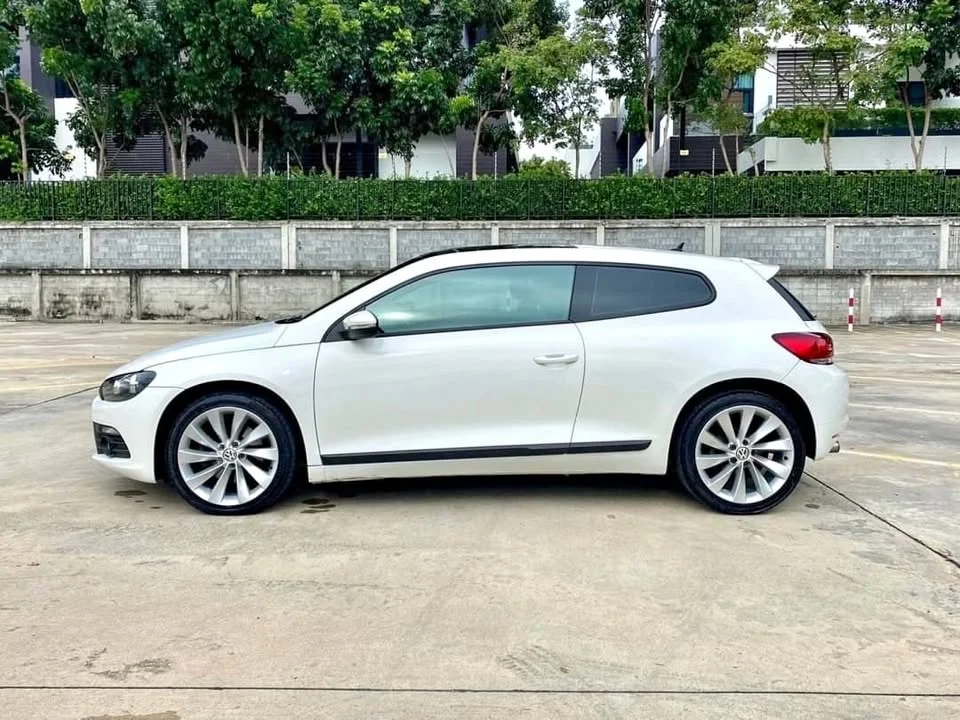 2010 Volkswagen Scirocco III 2