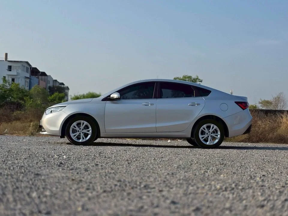 2018 MG 5 I  3