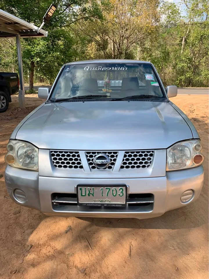 2001 Nissan Frontier I 2