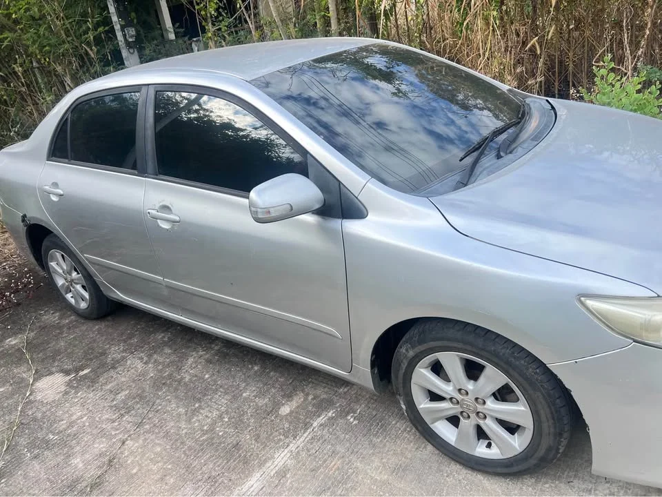 2010 Toyota Corolla Altis X (E140) 2