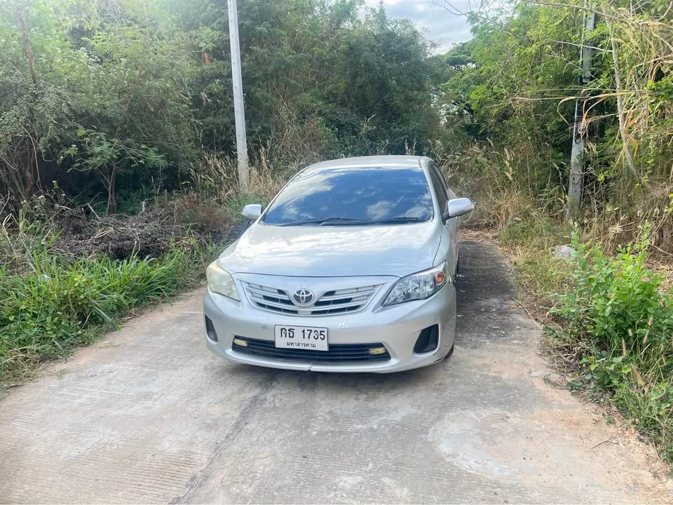 2010 Toyota Corolla Altis X (E140) 3