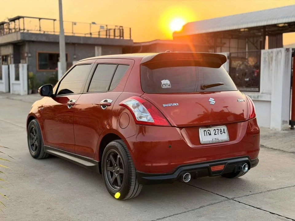 2012 Suzuki Swift II 3