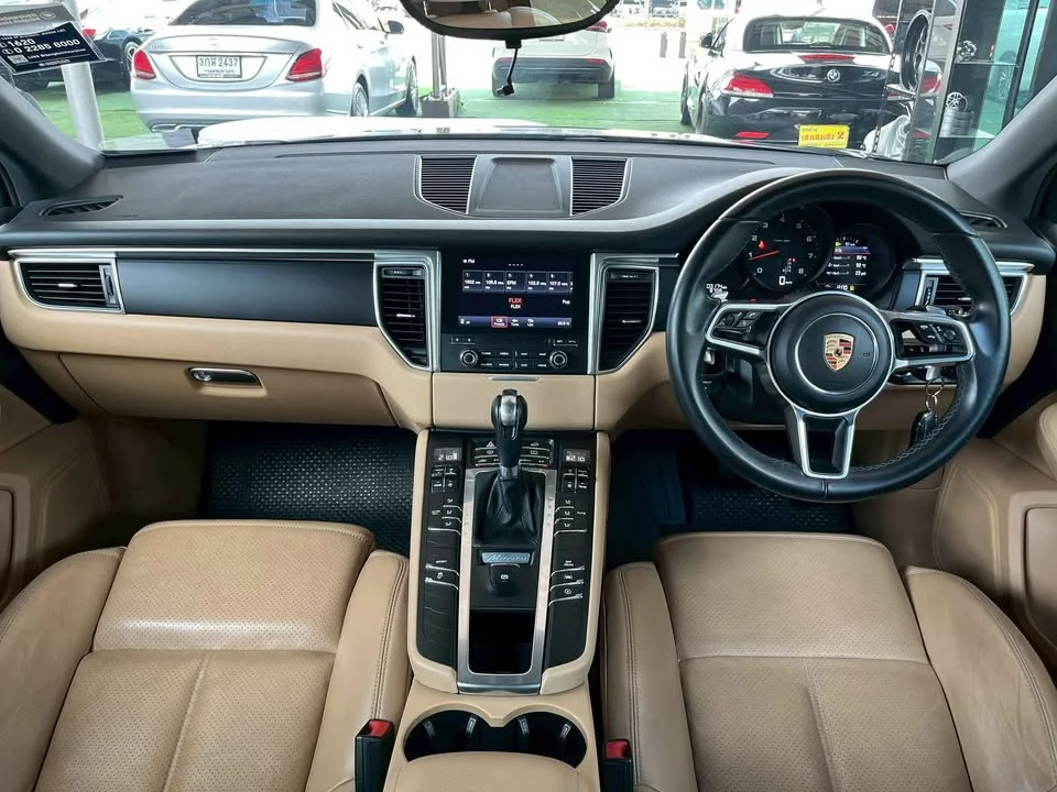 2016 Porsche Macan I 2