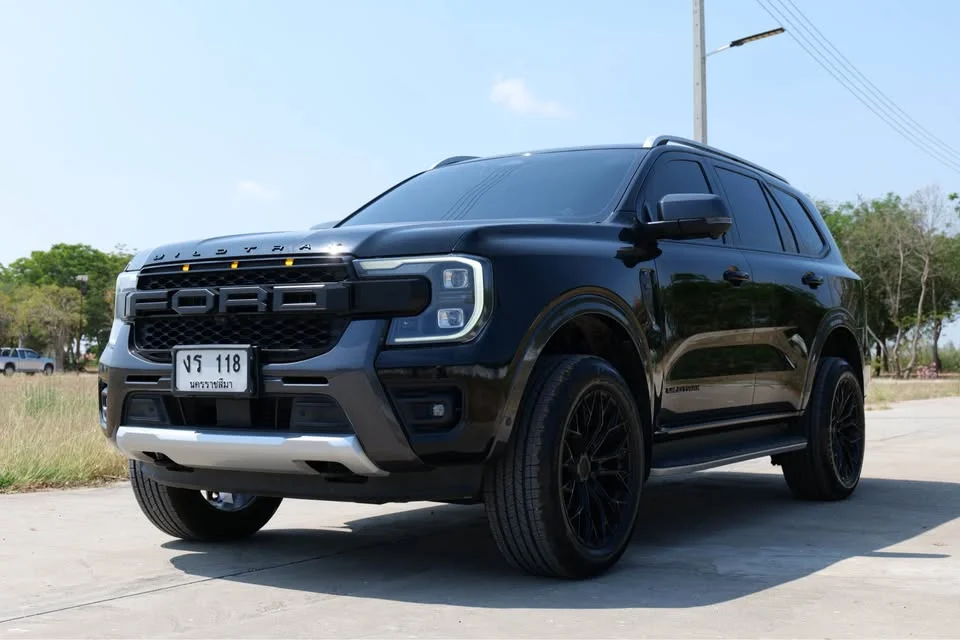 2023 Ford Everest III 3