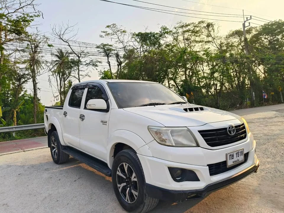 2013 Toyota Hilux VII 3