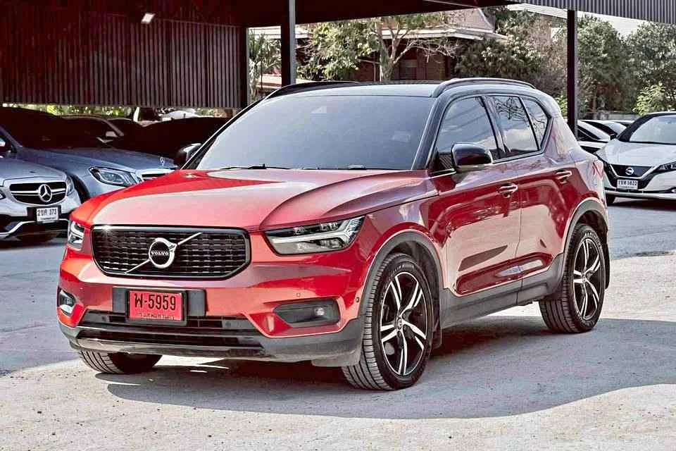2019 Volvo XC40 2
