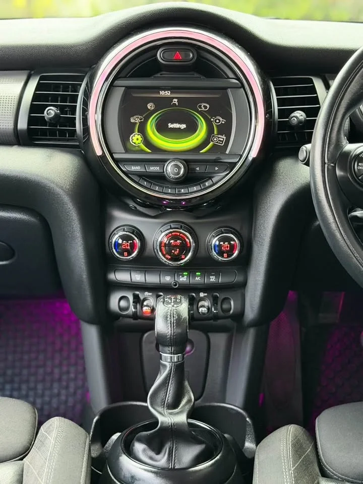 2017 Mini Hatch  III 3