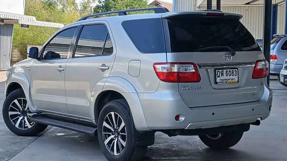2010 Toyota Fortuner I 2