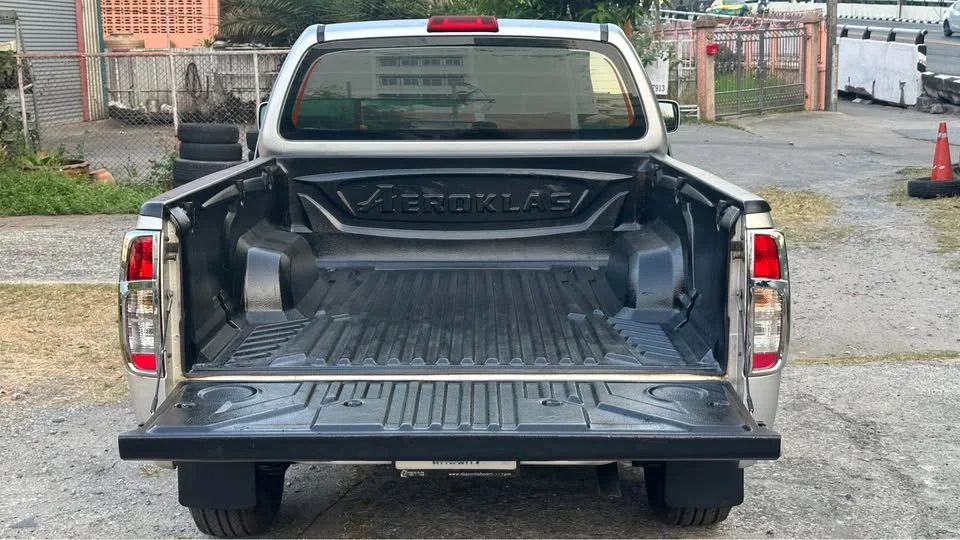 2012 Nissan Navara II 3
