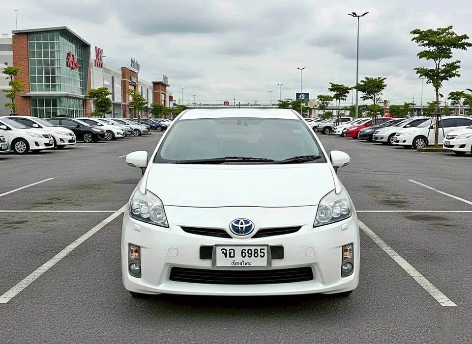 2011 Toyota Prius III 2