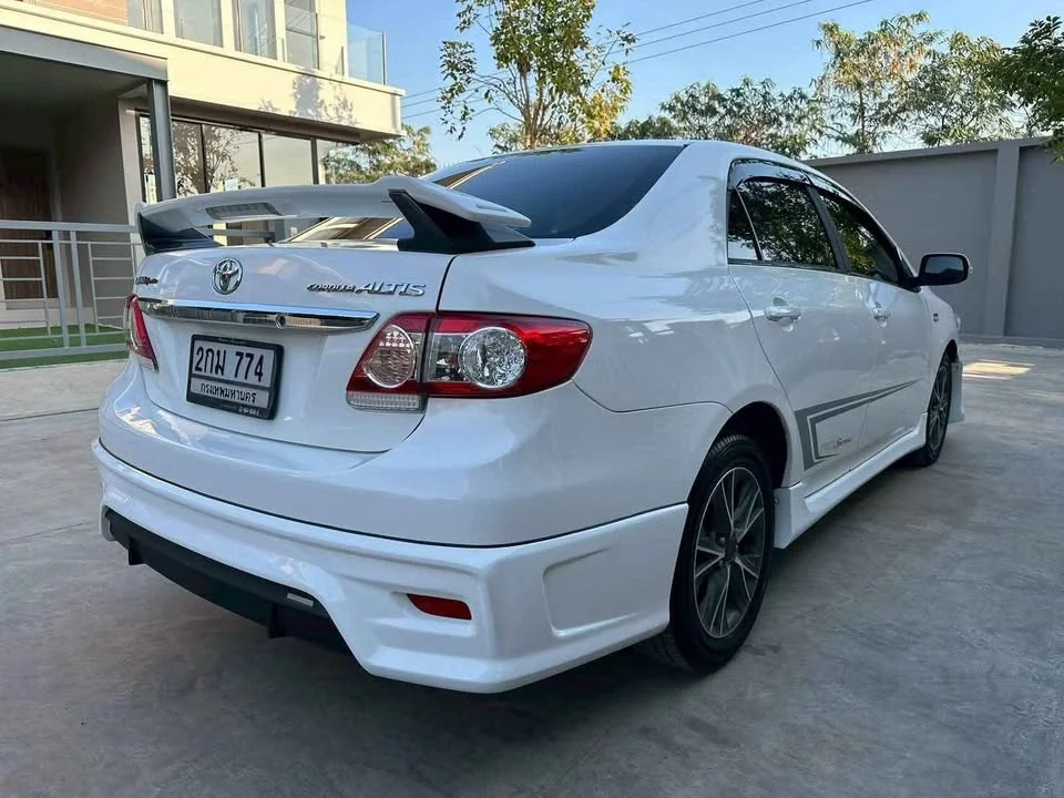 2013 Toyota Corolla Altis X (E140) 2
