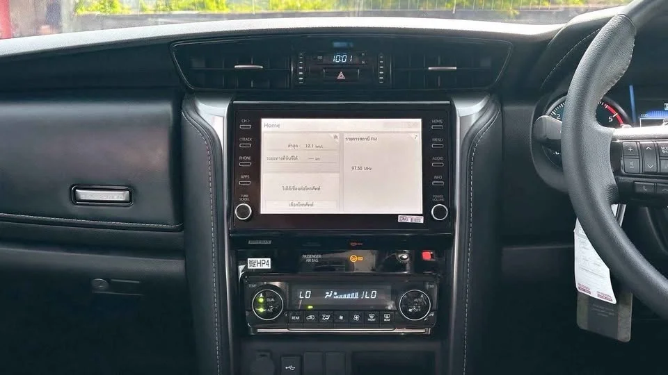 2023 Toyota Fortuner II 2