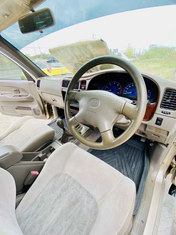 2003 Toyota Hilux Tiger VI 3