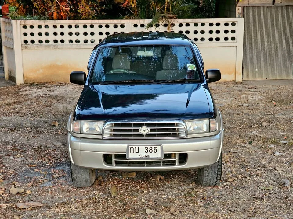 2001 Mazda 2500 Fighter V 2