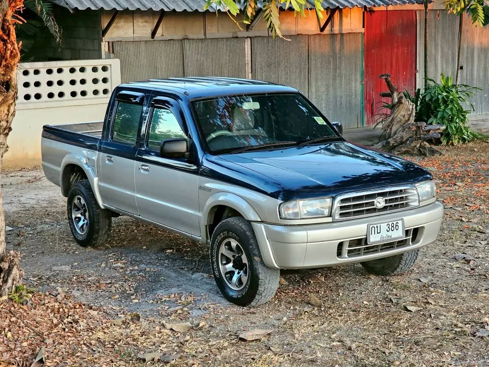 2001 Mazda 2500 Fighter V 3