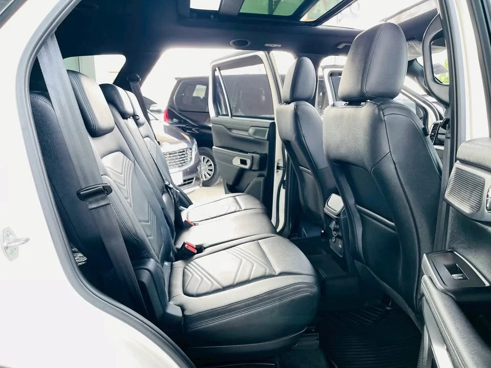 2023 Ford Everest III 3