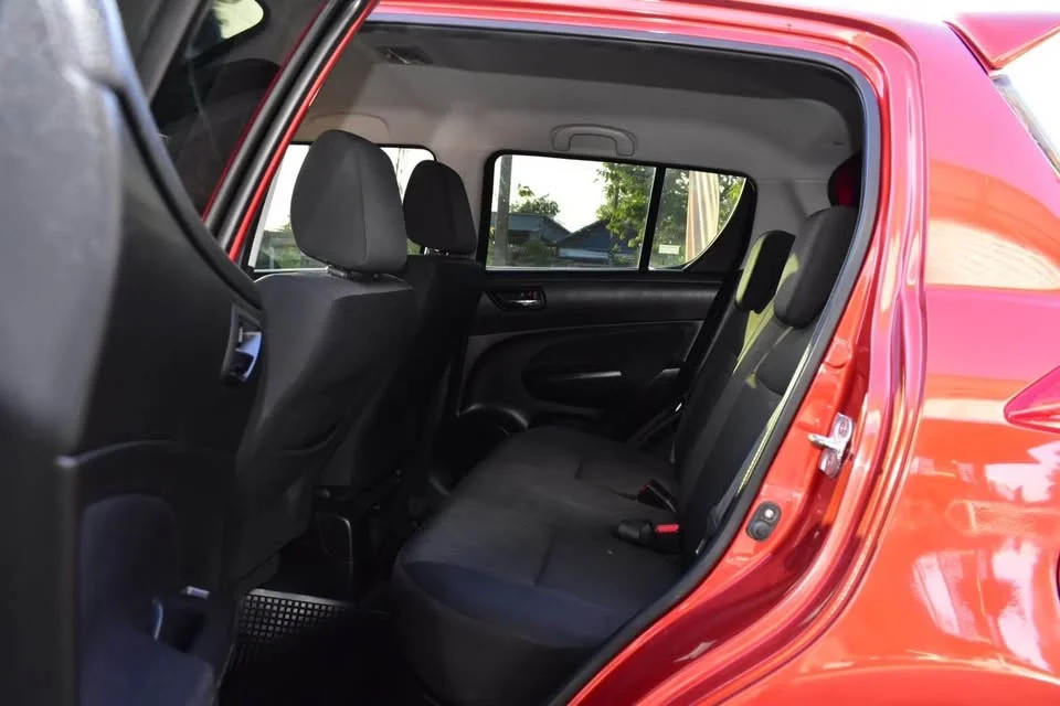2013 Suzuki Swift II 2