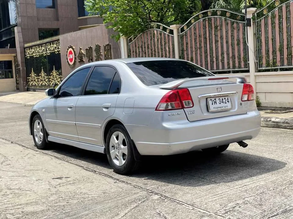 2003 Honda Civic VII 2