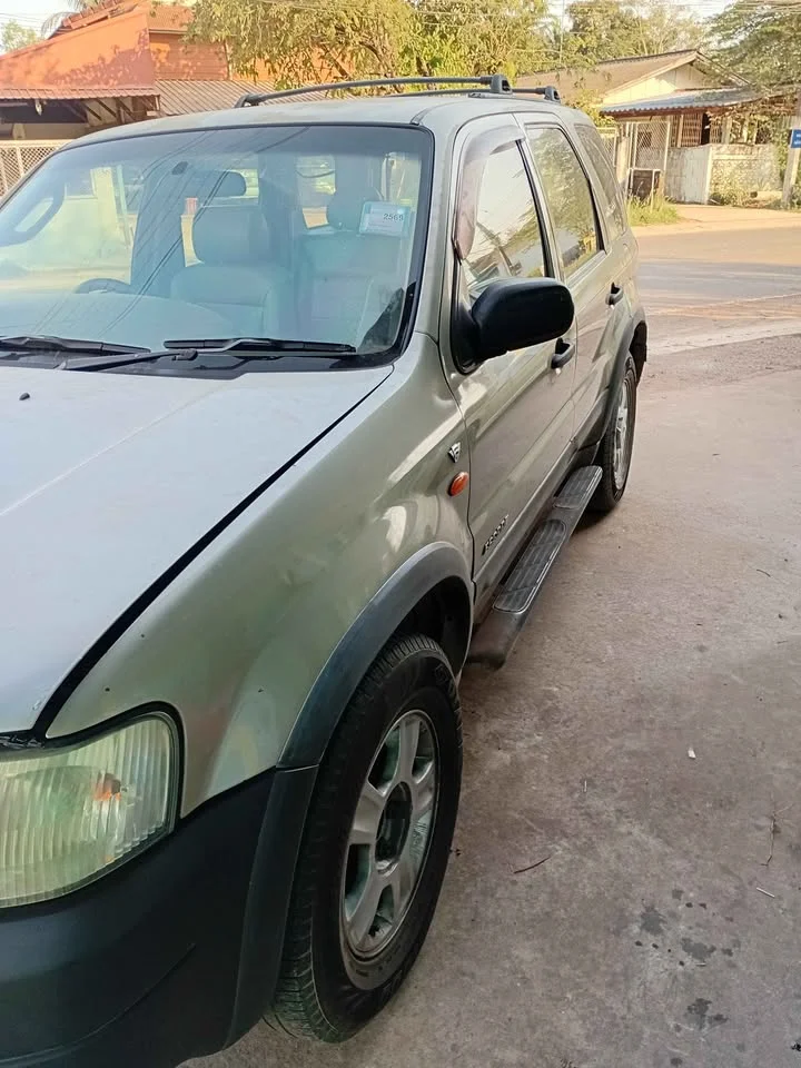 2004 Ford Escape I 3