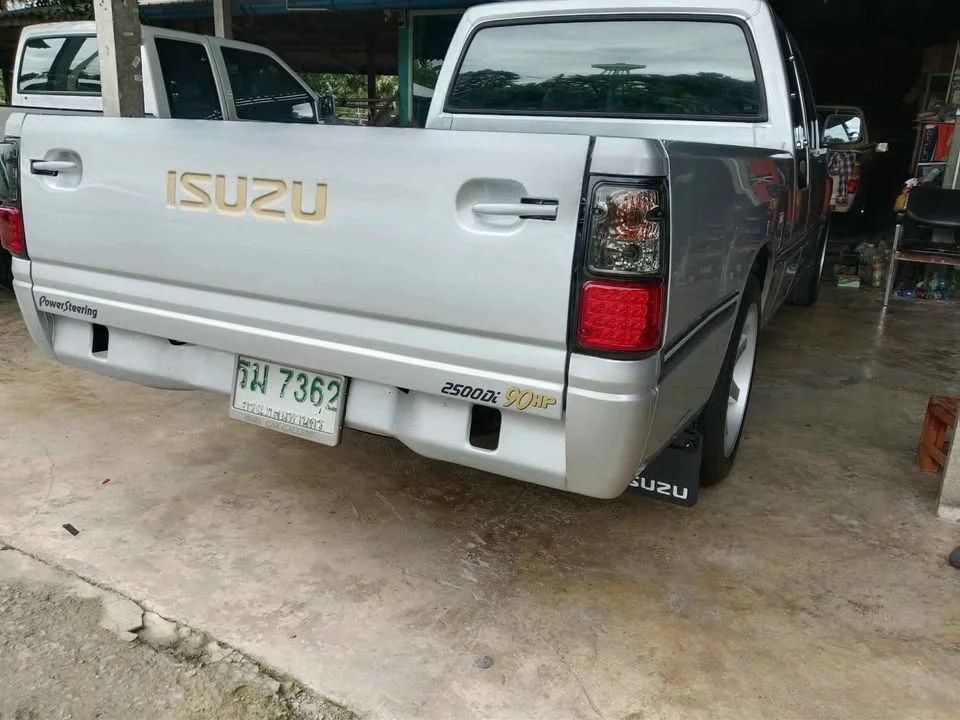 1997 Isuzu TFR III 2