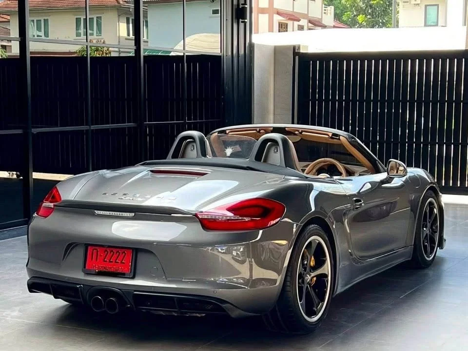 2014 Porsche Boxster and Cayman III 2