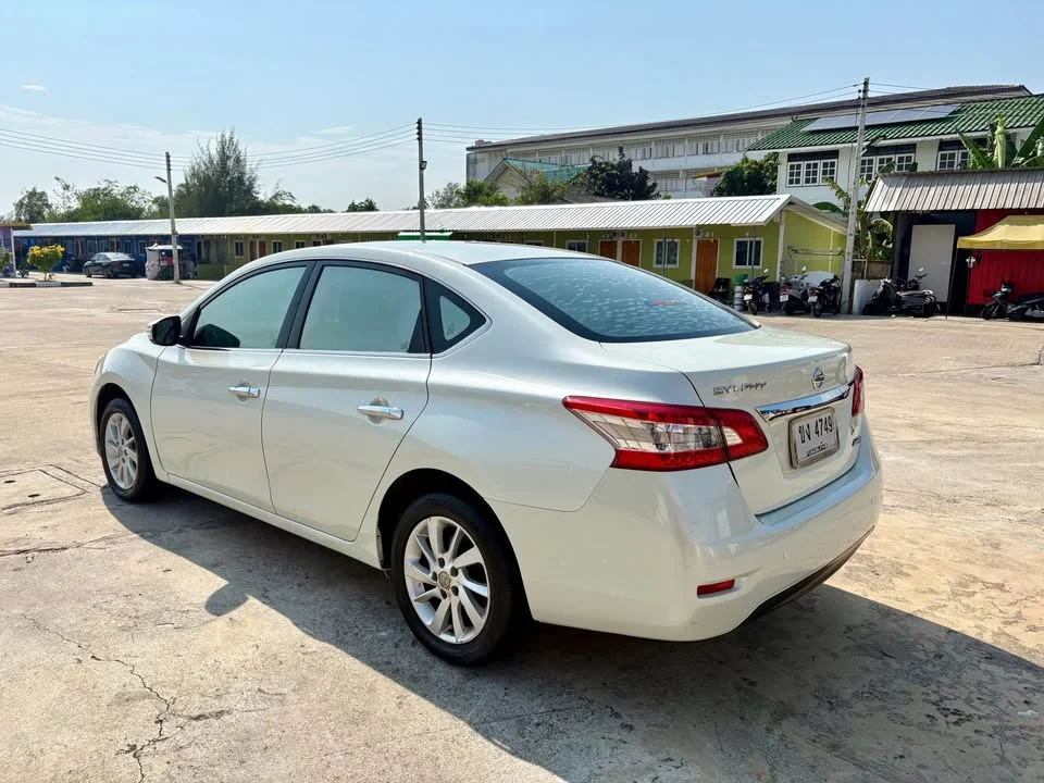 2013 Nissan Sylphy III (B17) 3