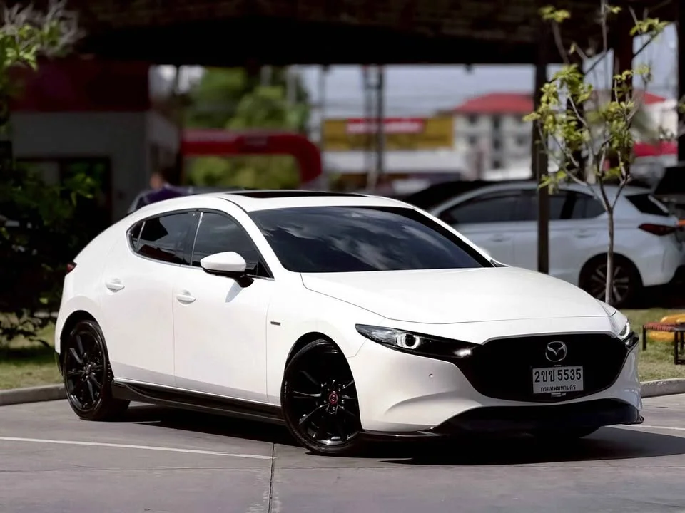 2021 Mazda 3 IV 2