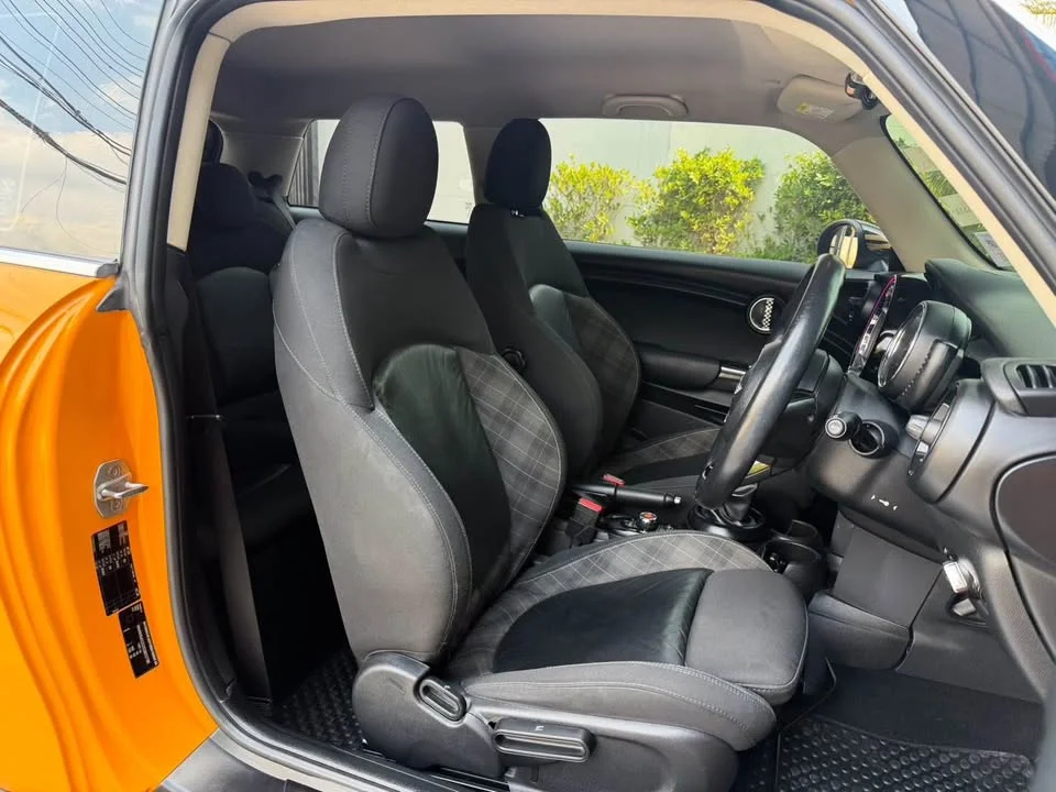2017 Mini Hatch  III 2