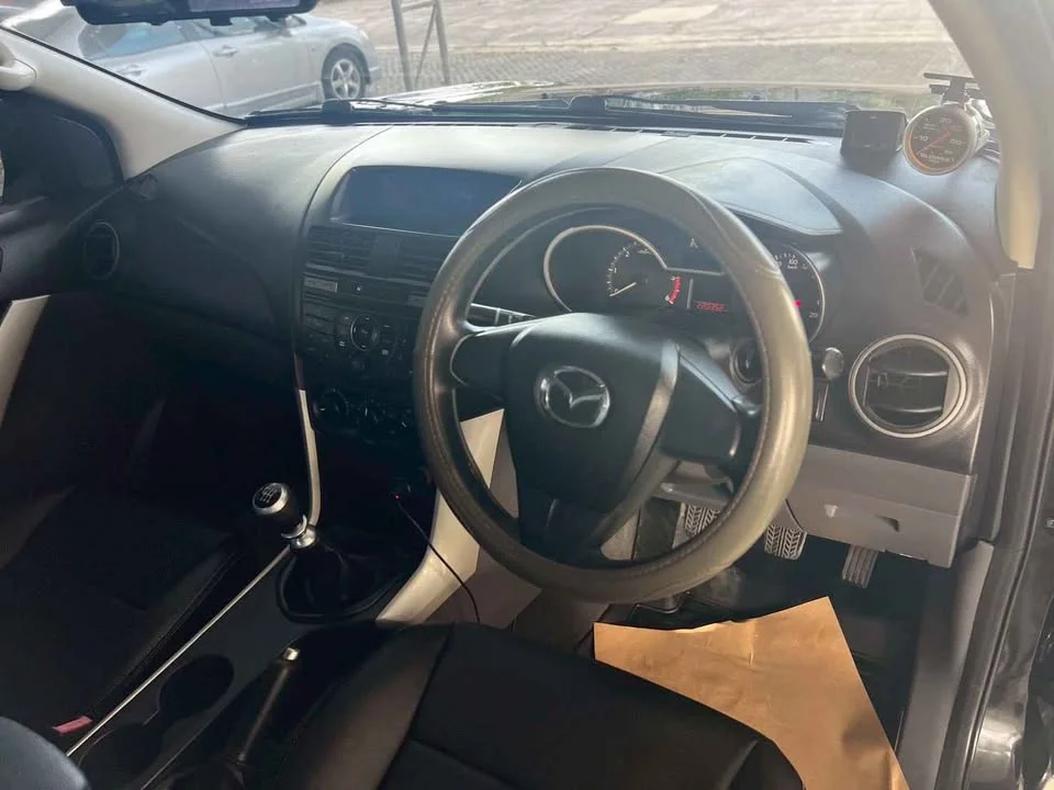 2012 Mazda BT-Series II 2