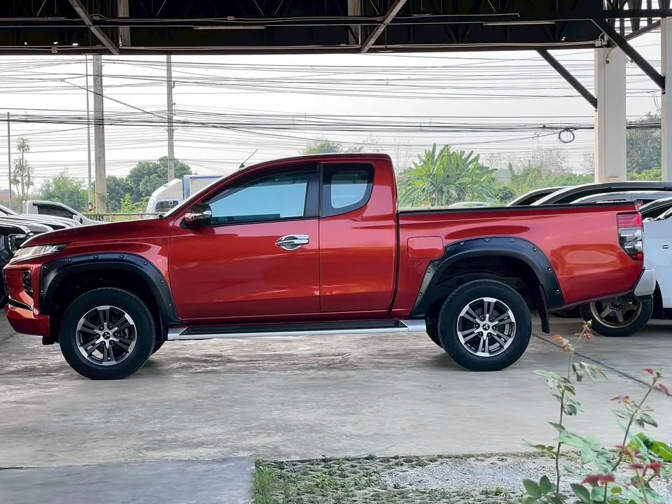 2019 Mitsubishi Triton V 3