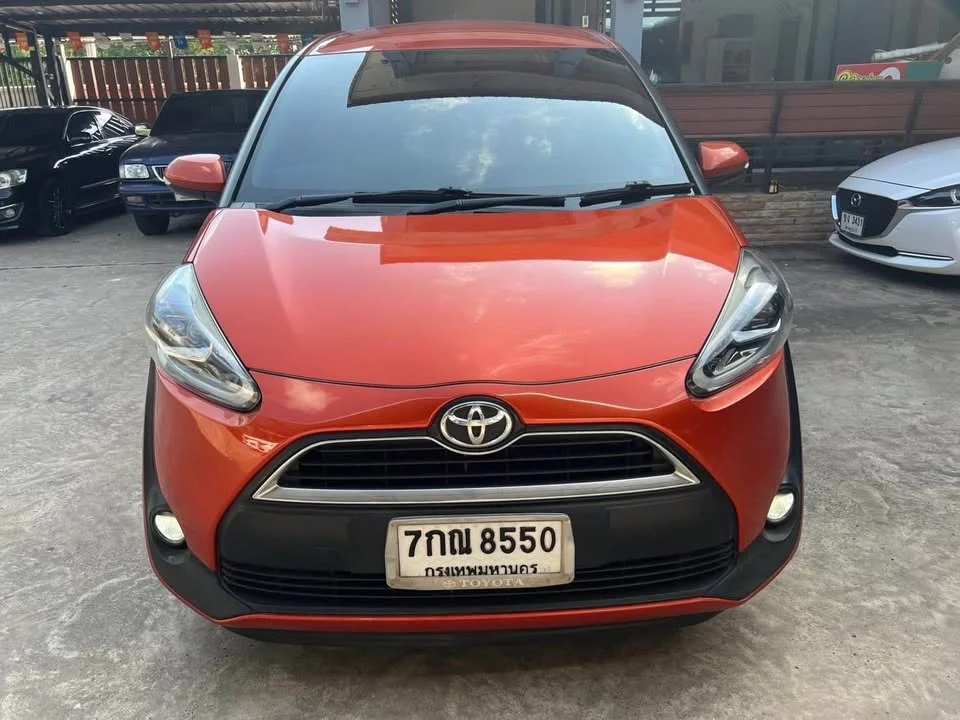 2018 Toyota Sienta II 2
