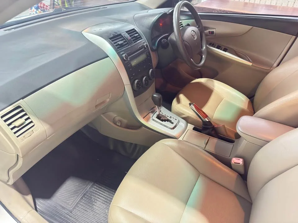 2012 Toyota Corolla Altis X (E140) 2