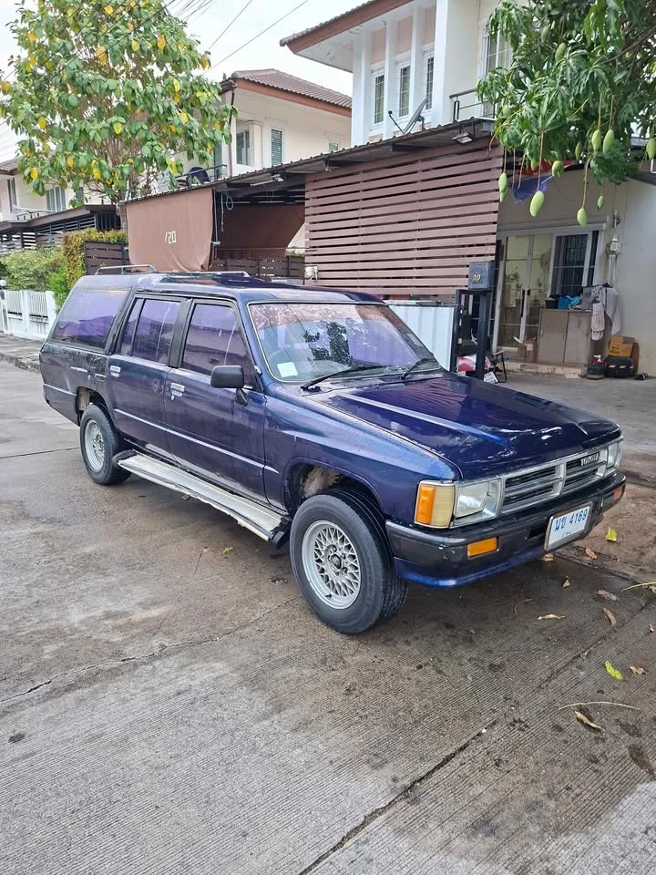 1990 Toyota Hilux Mighty-X V 3