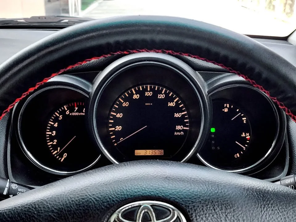 2005 Toyota Harrier II 2