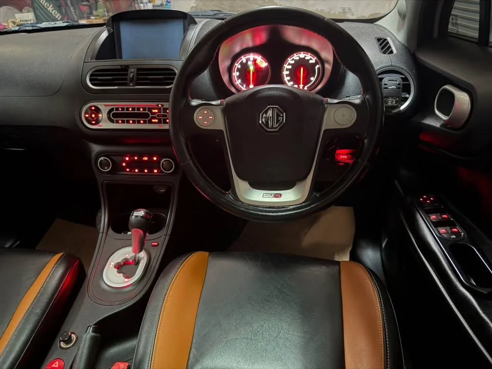 2015 MG 3 II 3